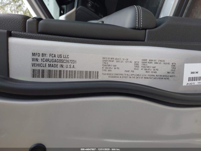 1C4RJGAG0SC267231 Jeep Grand Cherokee Laredo 4x2