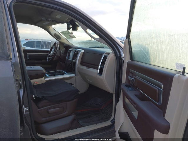 44047658 :رقم المزاد ، 1C6RR7GG9HS661669 vin ، 2017 Ram 1500 Slt مزاد بيع