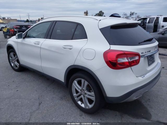 2017 MERCEDES-BENZ GLA 250 WDCTG4EB6HJ350114 Photo 2
