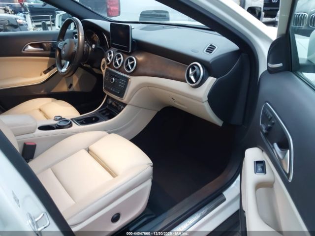 2017 MERCEDES-BENZ GLA 250 WDCTG4EB6HJ350114 Photo 4