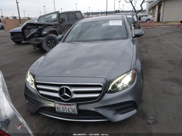 Mercedes-Benz E 300 2019 WDDZF4JB0KA682426 Image 13