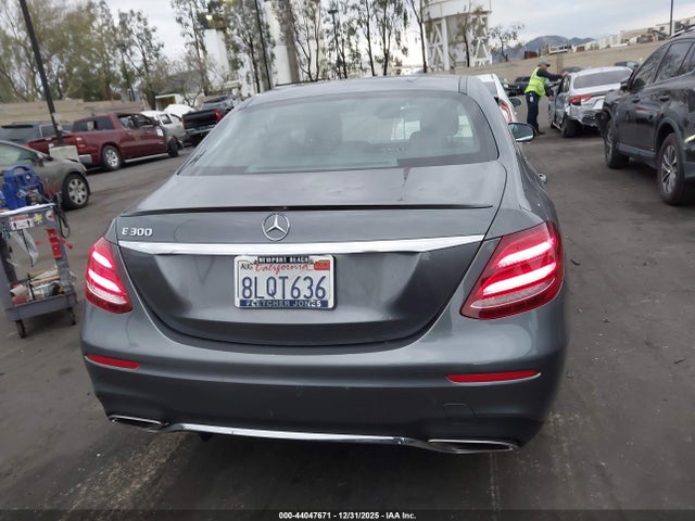 Mercedes-Benz E 300 2019 WDDZF4JB0KA682426 Image 17