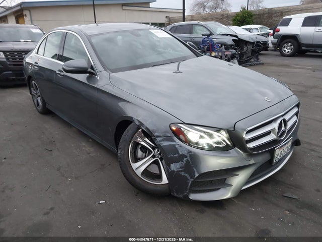 Mercedes-Benz E 300 2019 WDDZF4JB0KA682426 Image 6