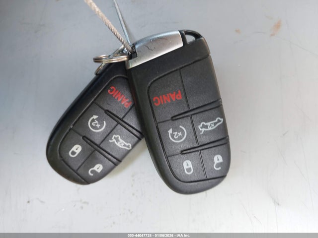 Продажа на аукционе авто 2017 Chrysler 300 Limited, vin: 2C3CCAAG7HH582504, номер лота: 44047728
