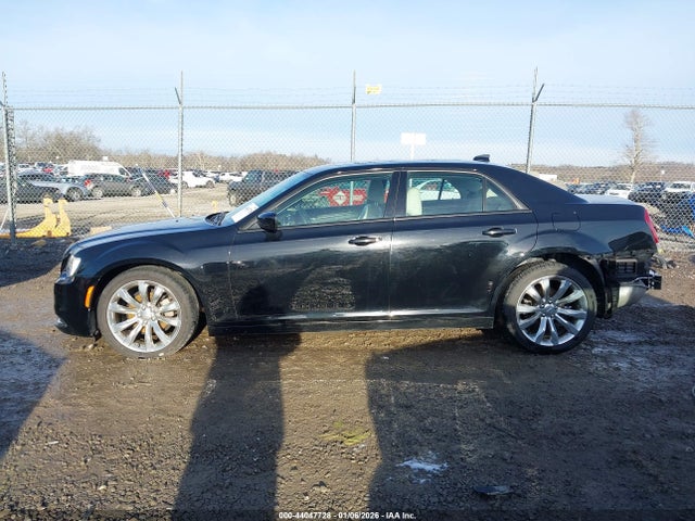 Продажа на аукционе авто 2017 Chrysler 300 Limited, vin: 2C3CCAAG7HH582504, номер лота: 44047728
