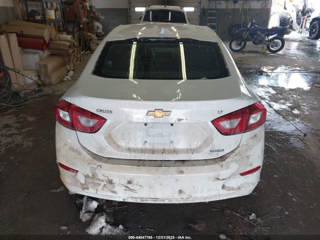 44047765 :رقم المزاد ، 1G1BE5SM9J7133798 vin ، 2018 Chevrolet Cruze Lt Auto مزاد بيع