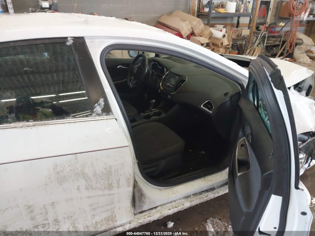 44047765 :رقم المزاد ، 1G1BE5SM9J7133798 vin ، 2018 Chevrolet Cruze Lt Auto مزاد بيع