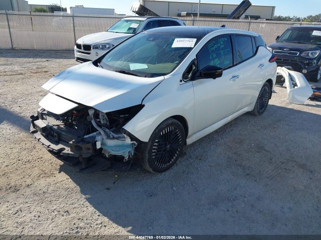 2023 NISSAN LEAF 1N4CZ1CV9PC558542 Photo 1