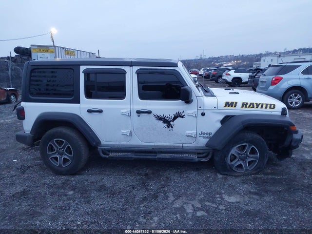 1C4HJXDN8MW532582 Jeep Wrangler Unlimited Sport S 4x4
