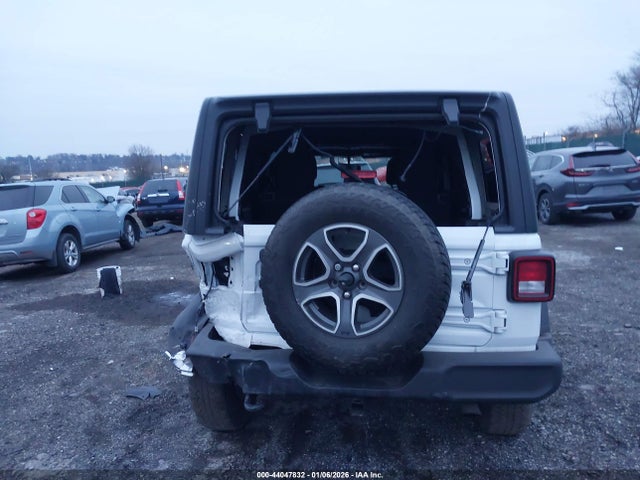 1C4HJXDN8MW532582 Jeep Wrangler Unlimited Sport S 4x4