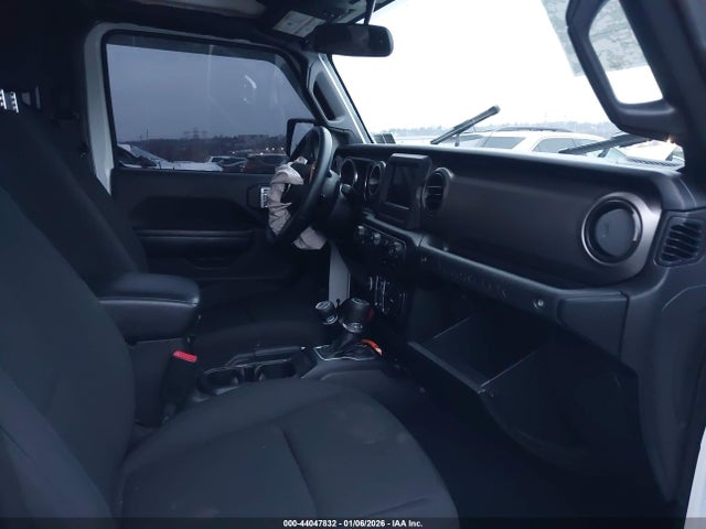 1C4HJXDN8MW532582 Jeep Wrangler Unlimited Sport S 4x4