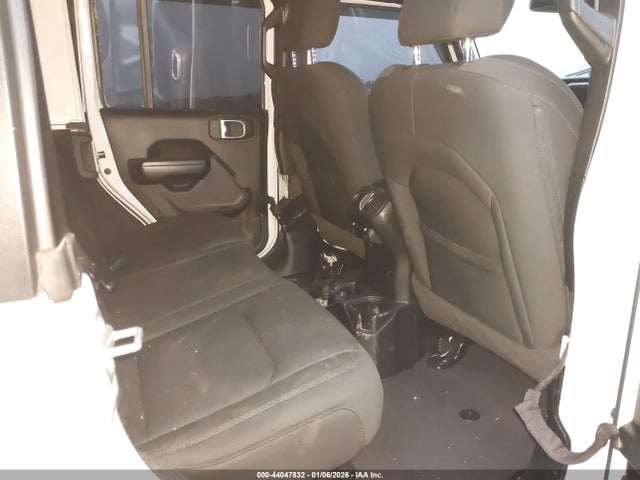 1C4HJXDN8MW532582 Jeep Wrangler Unlimited Sport S 4x4