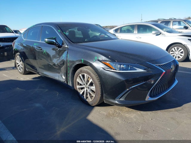 44047980 :رقم المزاد ، 58ADZ1B14MU096186 vin ، 2021 Lexus Es 350 مزاد بيع
