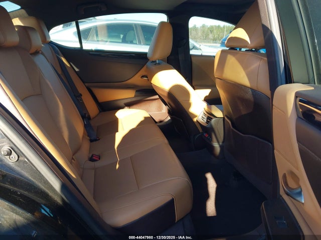 44047980 :رقم المزاد ، 58ADZ1B14MU096186 vin ، 2021 Lexus Es 350 مزاد بيع