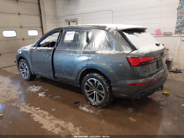 2025 AUDI Q7 WA1LCBF78SD000693 Photo 2