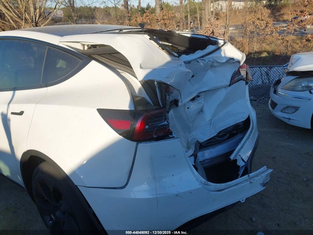 2024 TESLA MODEL Y 7SAYGDED4RF017130 Photo 5