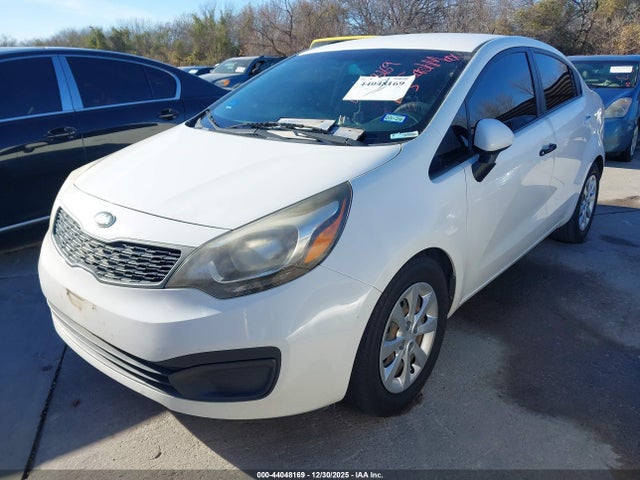 2015 Kia Rio Lx მანქანა იყიდება აუქციონზე, vin: KNADM4A38F6492446, აუქციონის ნომერი: 44048169