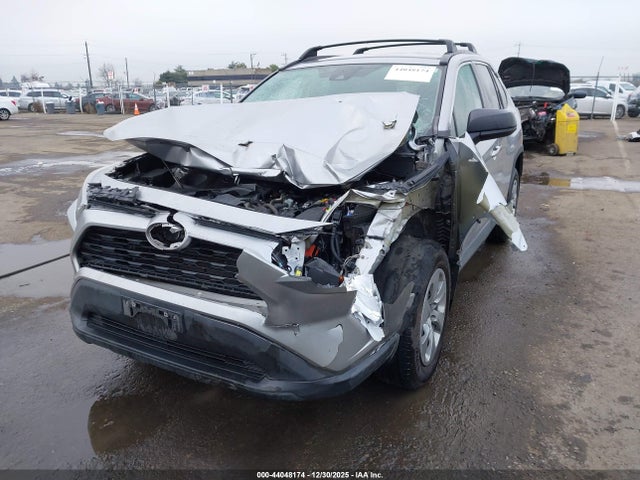 Toyota RAV4 LE 2021 2T3H1RFVXMC145878 Image 2