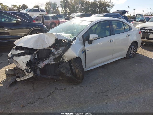 Toyota Corolla Hybrid Le 2021 JTDEAMDE5MJ019868 Image 2