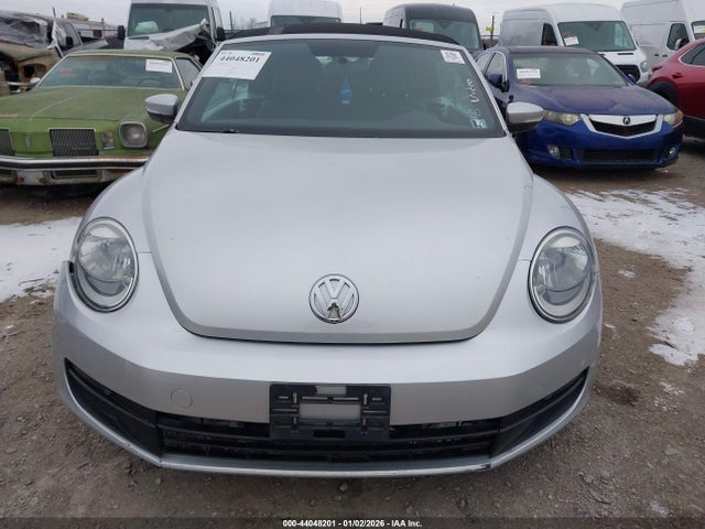Продаж на аукціоні авто 2015 Volkswagen Beetle 1.8t, vin: 3VW517AT0FM812700, номер лоту: 44048201