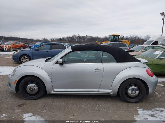 Продаж на аукціоні авто 2015 Volkswagen Beetle 1.8t, vin: 3VW517AT0FM812700, номер лоту: 44048201