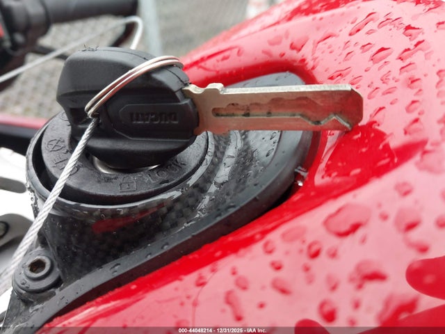 ZDMHAATW2MB005723 Ducati Panigale V2