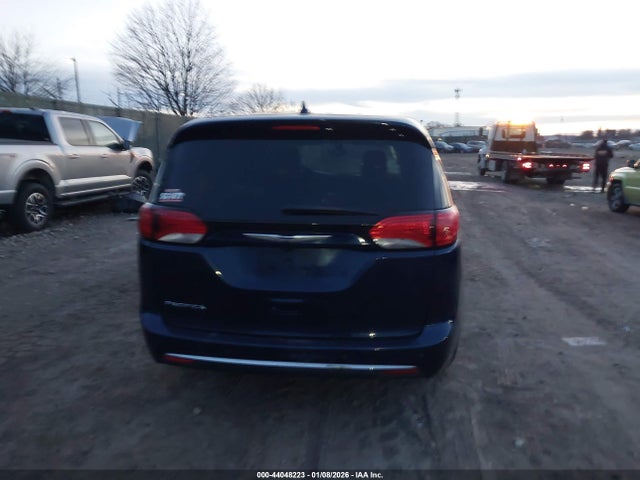Chrysler Pacifica Touring Plus 2018 2C4RC1FG1JR104013 Image 15