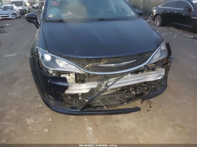 2018 CHRYSLER PACIFICA 2C4RC1FG1JR104013 Photo 5