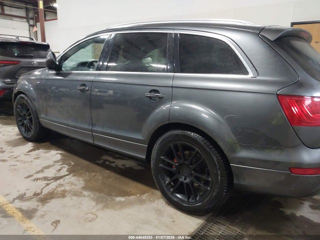 2011 AUDI Q7 WA1WMAFE4BD004890 Photo 2