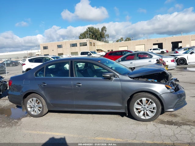 3VWD17AJ8FM233156 Volkswagen Jetta 1.8t Se