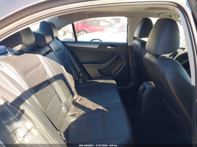 3VWD17AJ8FM233156 Volkswagen Jetta 1.8t Se
