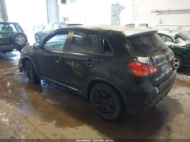 2018 MITSUBISHI OUTLANDER SPORT JA4AR3AU8JU008686 Photo 2