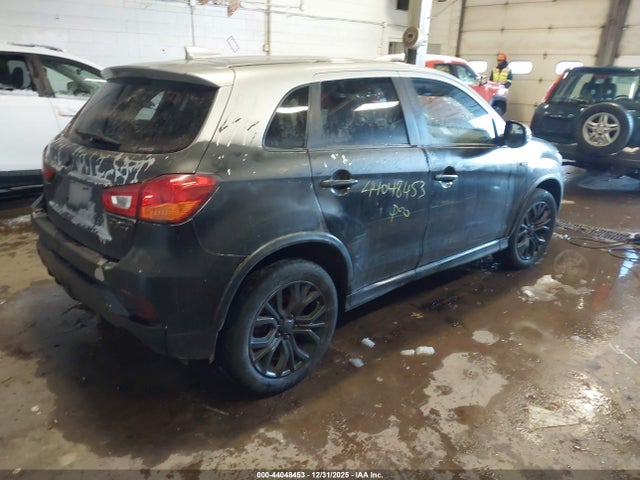 2018 MITSUBISHI OUTLANDER SPORT JA4AR3AU8JU008686 Photo 3