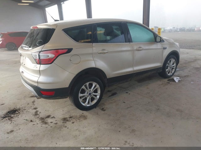 1FMCU0GD1HUA52697 Ford ESCAPE SE