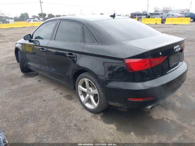 2015 AUDI A3 WAUACGFF4F1099129 Photo 2