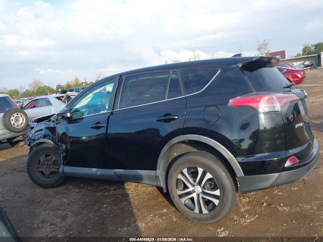 Toyota RAV4 LE 2018 2T3ZFREV3JW442427 Image 14