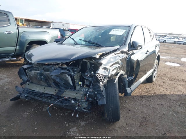 Toyota RAV4 LE 2018 2T3ZFREV3JW442427 Image 6