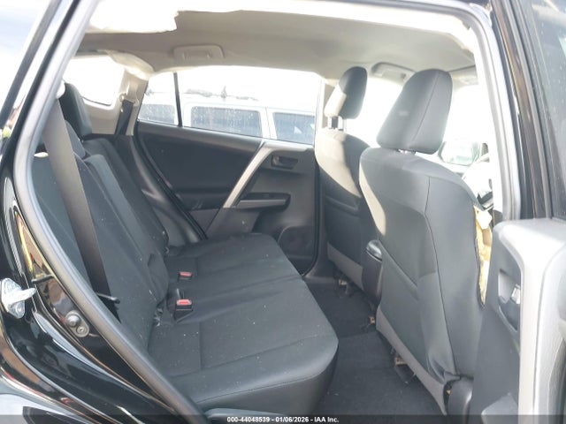 Toyota RAV4 LE 2018 2T3ZFREV3JW442427 Image 8