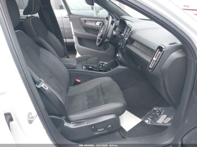 2023 VOLVO C40 RECHARGE PURE ELECTRIC YV4ED3GM0P2026078 Photo 4