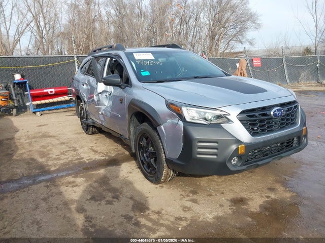 44048575 :رقم المزاد ، 4S4BTGUD4N3135022 vin ، 2022 Subaru Outback Wilderness مزاد بيع