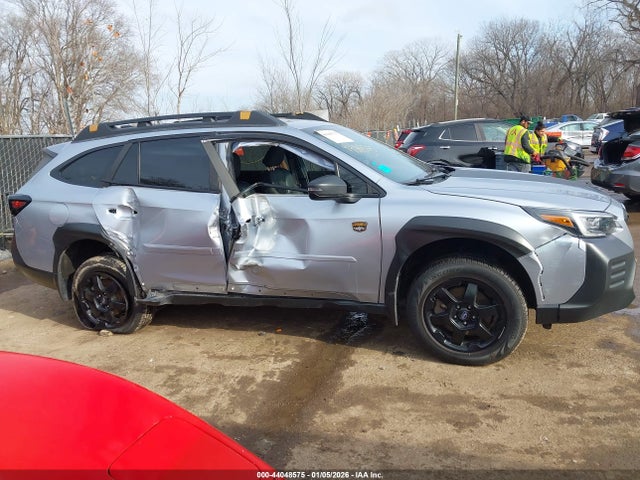 44048575 :رقم المزاد ، 4S4BTGUD4N3135022 vin ، 2022 Subaru Outback Wilderness مزاد بيع