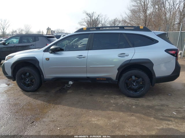 44048575 :رقم المزاد ، 4S4BTGUD4N3135022 vin ، 2022 Subaru Outback Wilderness مزاد بيع