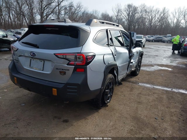 44048575 :رقم المزاد ، 4S4BTGUD4N3135022 vin ، 2022 Subaru Outback Wilderness مزاد بيع