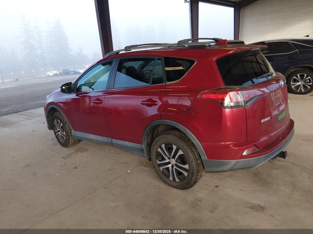 2T3ZFREV9JW449396 Toyota RAV4 LE