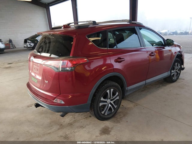 2T3ZFREV9JW449396 Toyota RAV4 LE