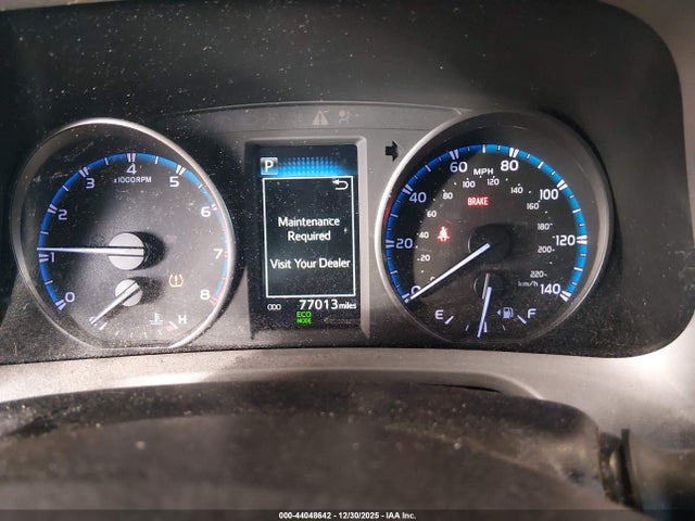 2T3ZFREV9JW449396 Toyota RAV4 LE