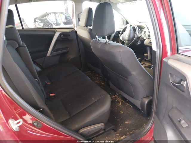 2T3ZFREV9JW449396 Toyota RAV4 LE