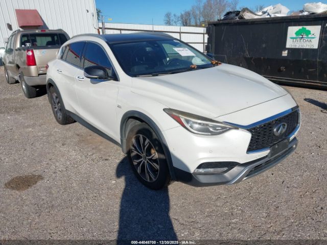 2017 INFINITI QX30 SJKCH5CR7HA032461