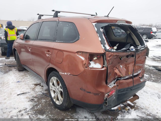 2014 MITSUBISHI OUTLANDER JA4AZ3A35EZ000481 Photo 2