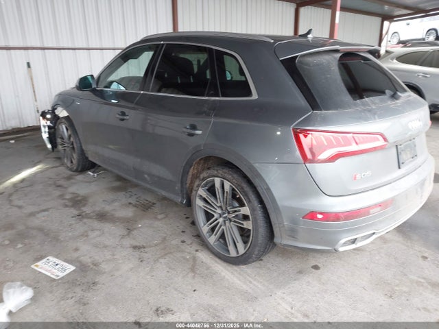 2018 AUDI SQ5 WA1A4AFY6J2233778 Photo 2